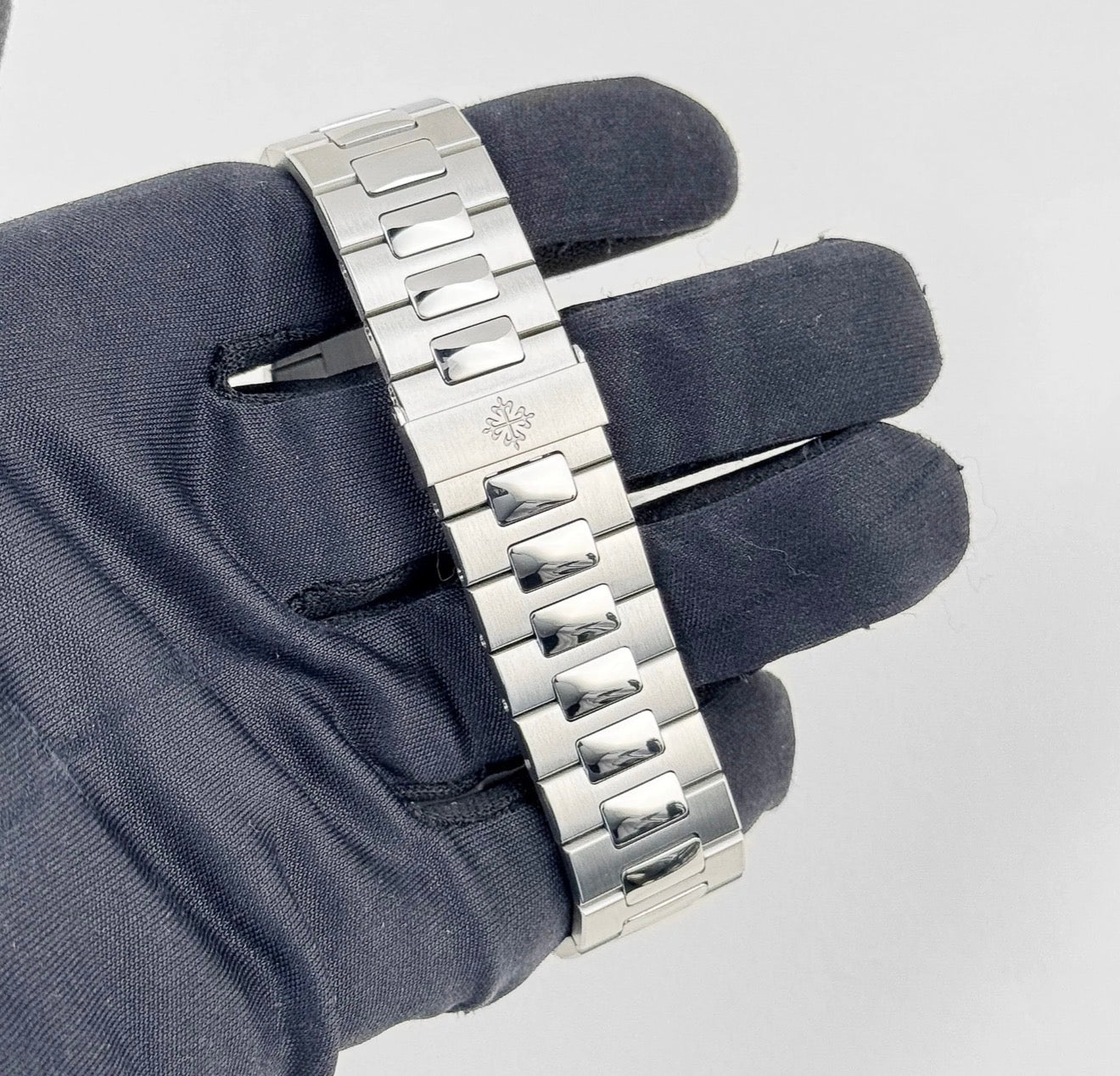 Patek Philippe Nautilus 5980/1A-014 Chronograph Stainless Steel Grey Dial