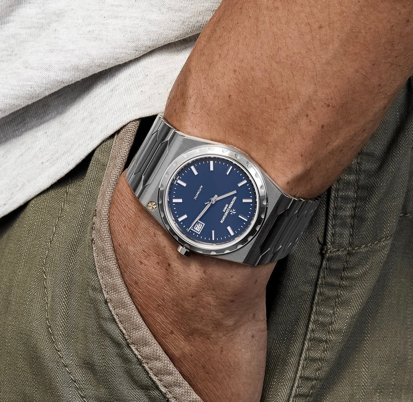 Vacheron Constantin Historiques '222'  Stainless Steel Blue Dial