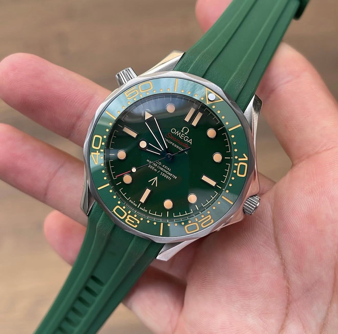 Omega Seamaster Diver 300M Rubber Green