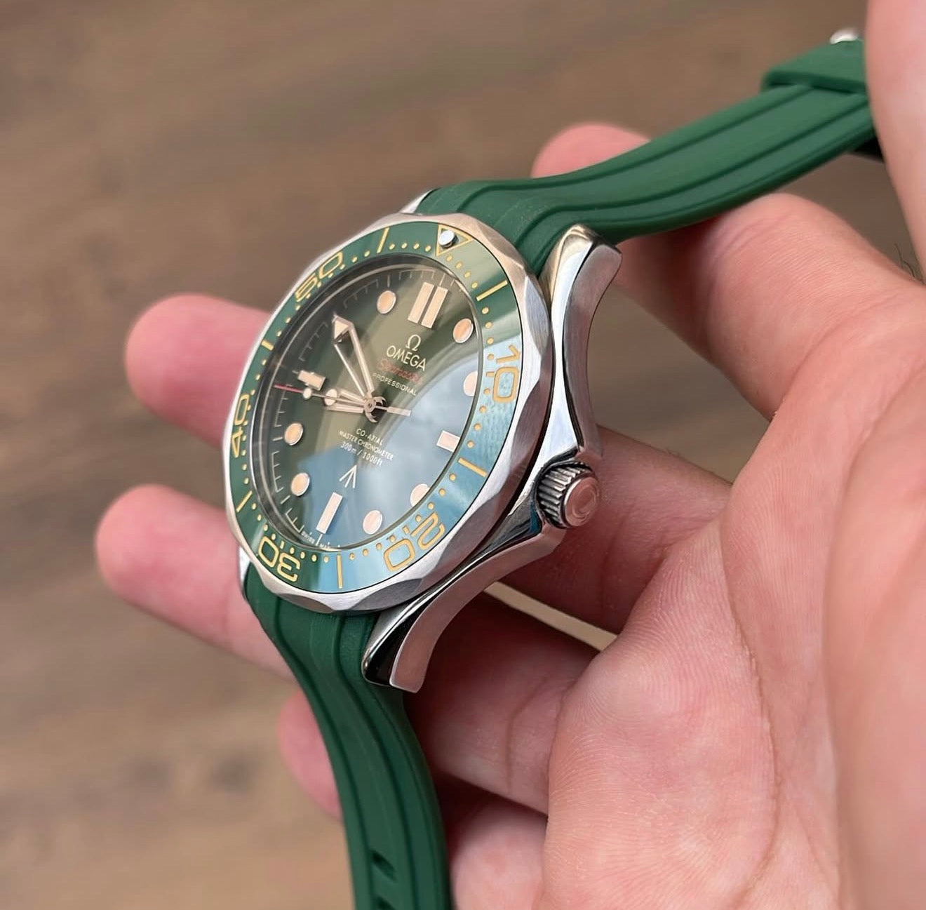 Omega Seamaster Diver 300M Rubber Green